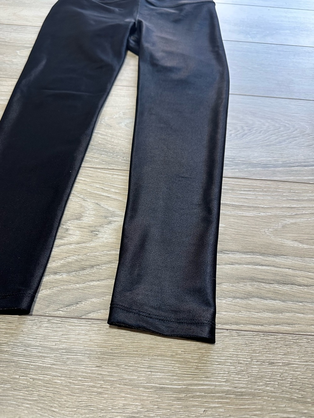 Noli Metallic Shine High Rise Cropped Leggings Black Small - Picture 3 of 11